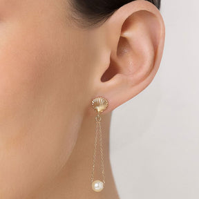Pendiente colgante de concha con perla sintética, chapado en oro de 18k.